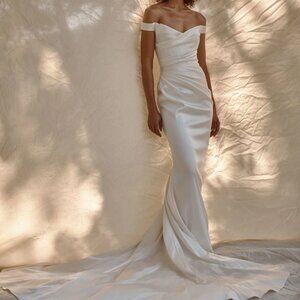 $5600 Katherine Tash ivory white Silk Diana gown 2 4 small extra small bridal 8